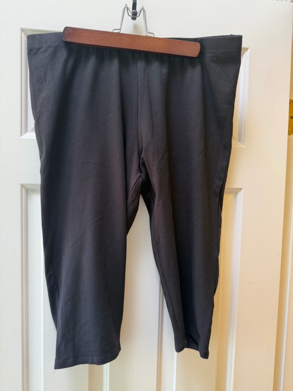 Women’s Black Active Stretch Capri Pants